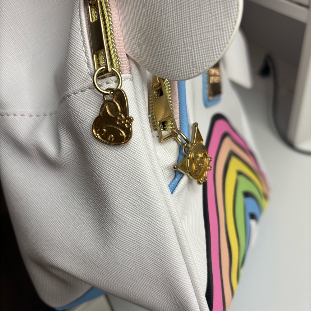 Hello Kitty Cinnamoroll White Backpack with Rainbow Design - Picture 3 of 7